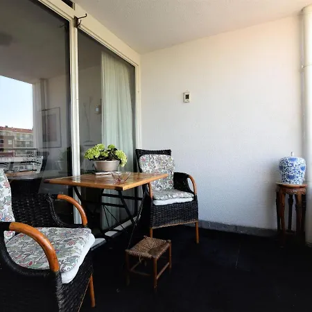 Appartement Snug In The Old Part Of Scheveningen, 100 M From The Den Haag